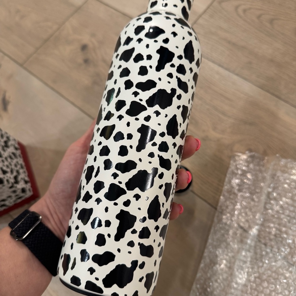 Simply Southern Tumbler Bottle with Black and White Cow Print 25oz - Picture 8 of 9